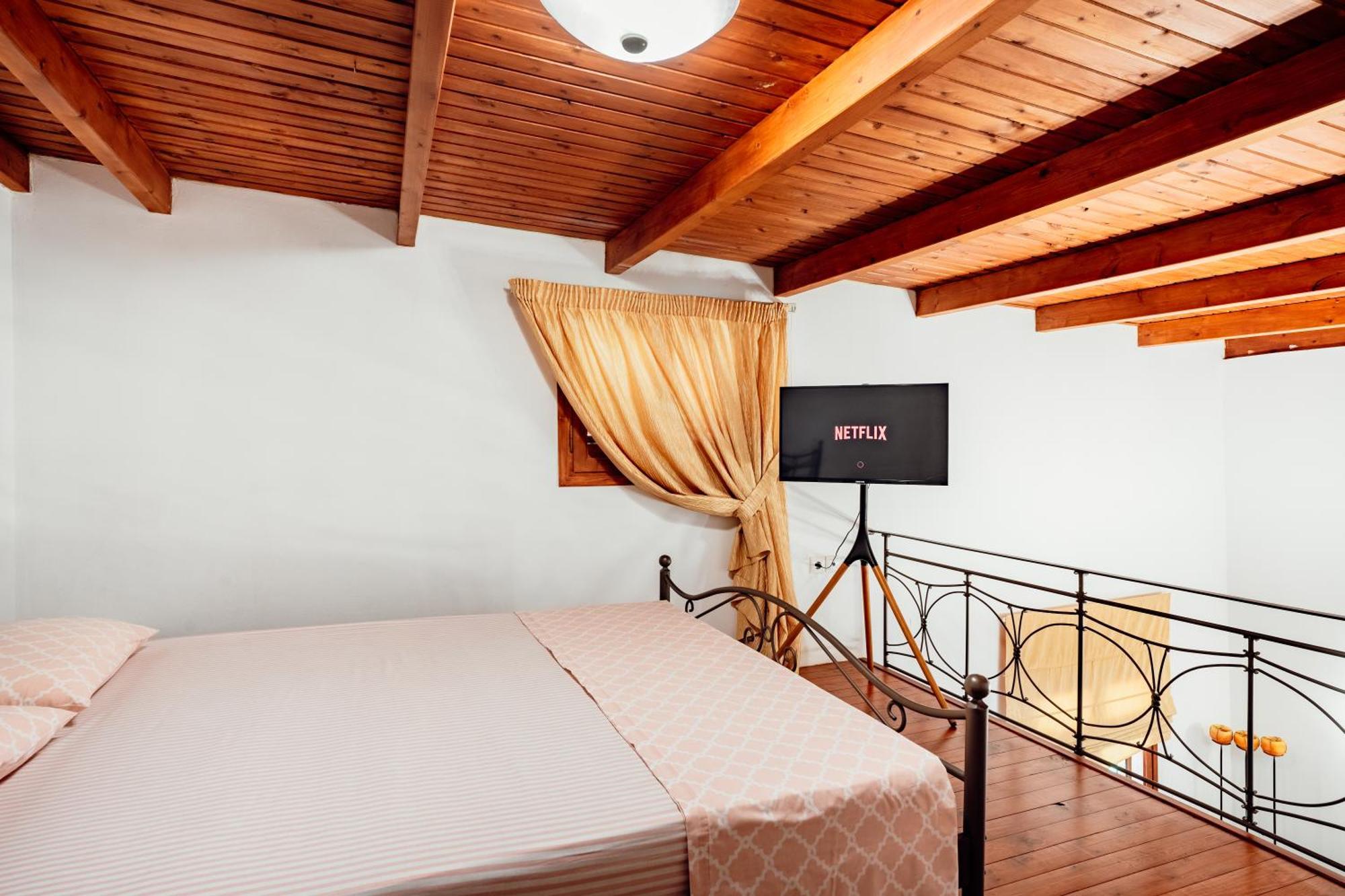 Dm Elegant And Charming Villa Foinikia  Ngoại thất bức ảnh
